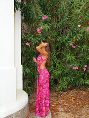Vestido halter estampado cintura abierta fucsia