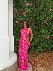 Vestido halter estampado cintura abierta fucsia