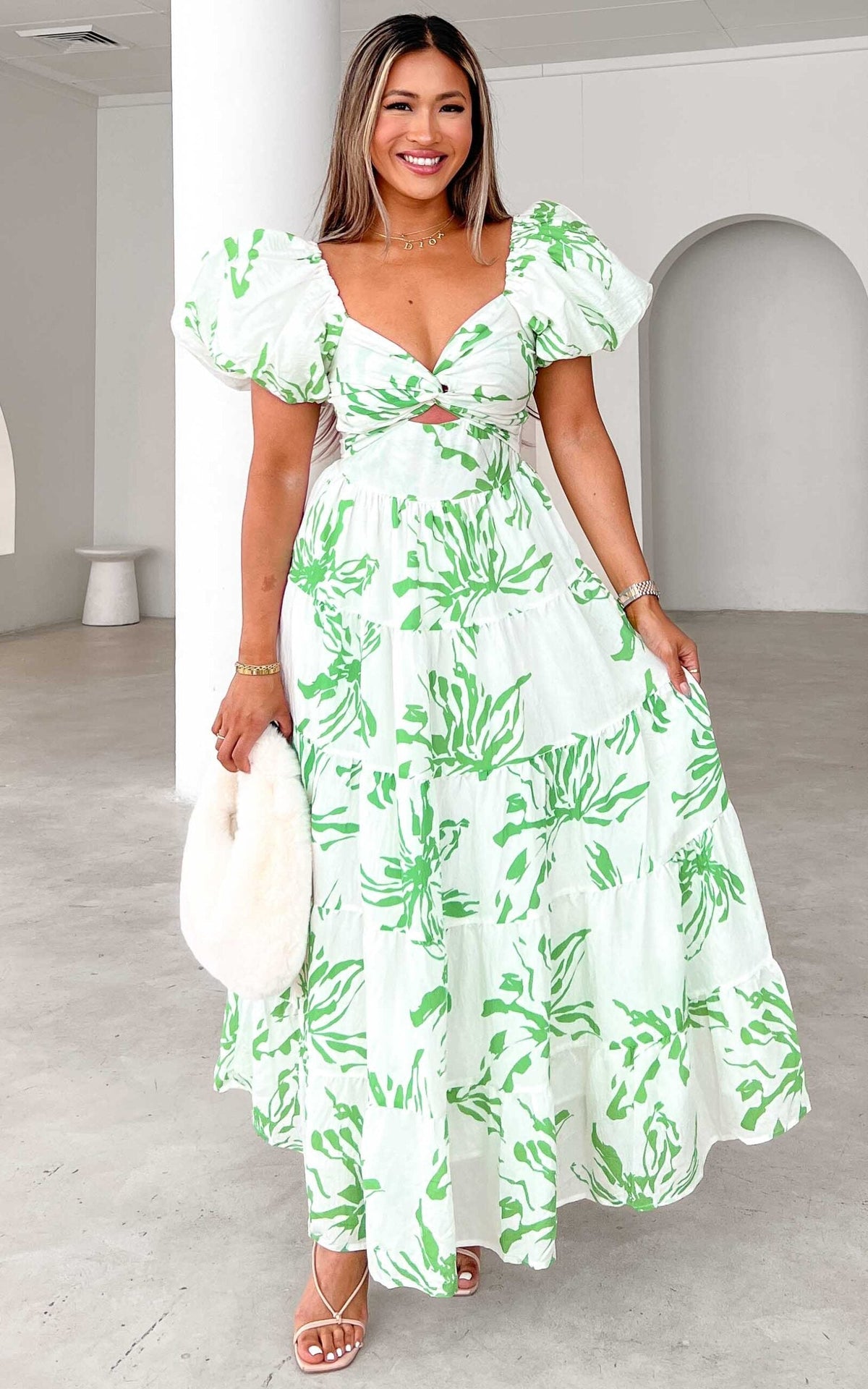 CALYSSA™ | Vestido Floral con Estampado Blanco y Verde
