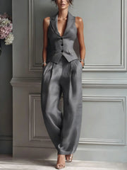 Women's two-piece suit with a V-neck and buttons