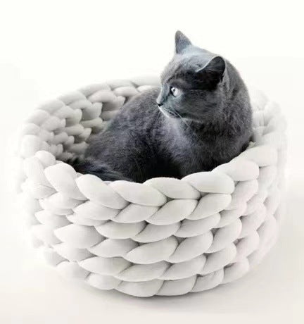 Cesta para gatos tejida a mano