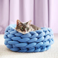 Cesta para gatos tejida a mano