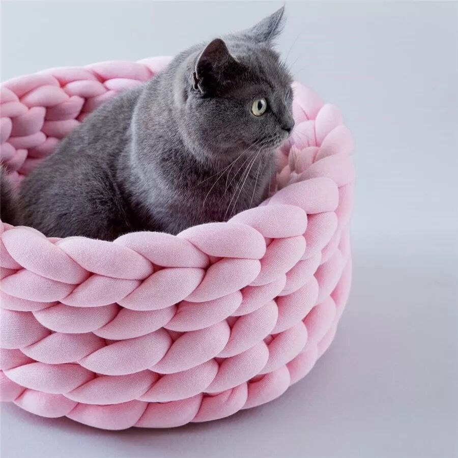 Cesta para gatos tejida a mano