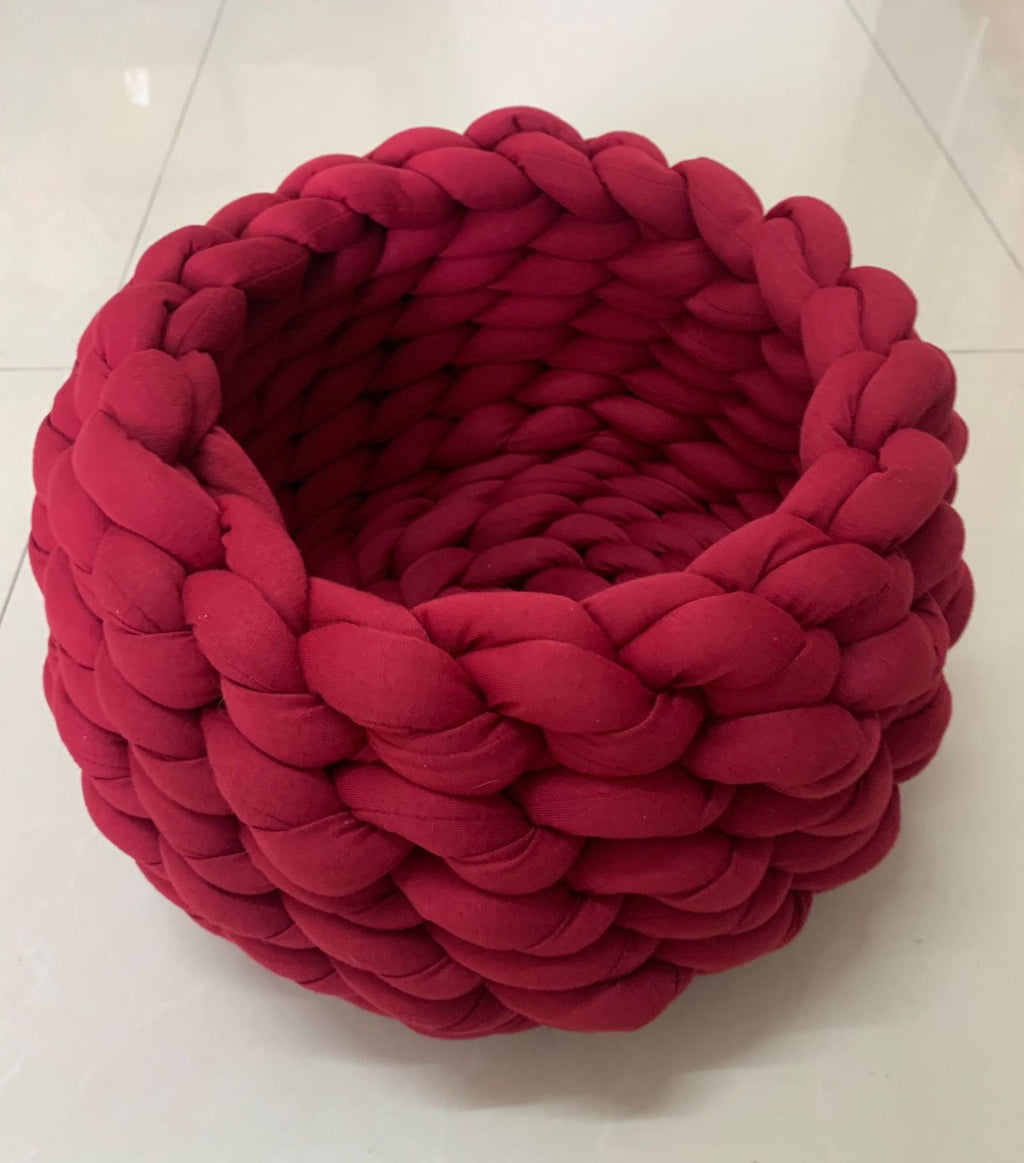 Cesta para gatos tejida a mano