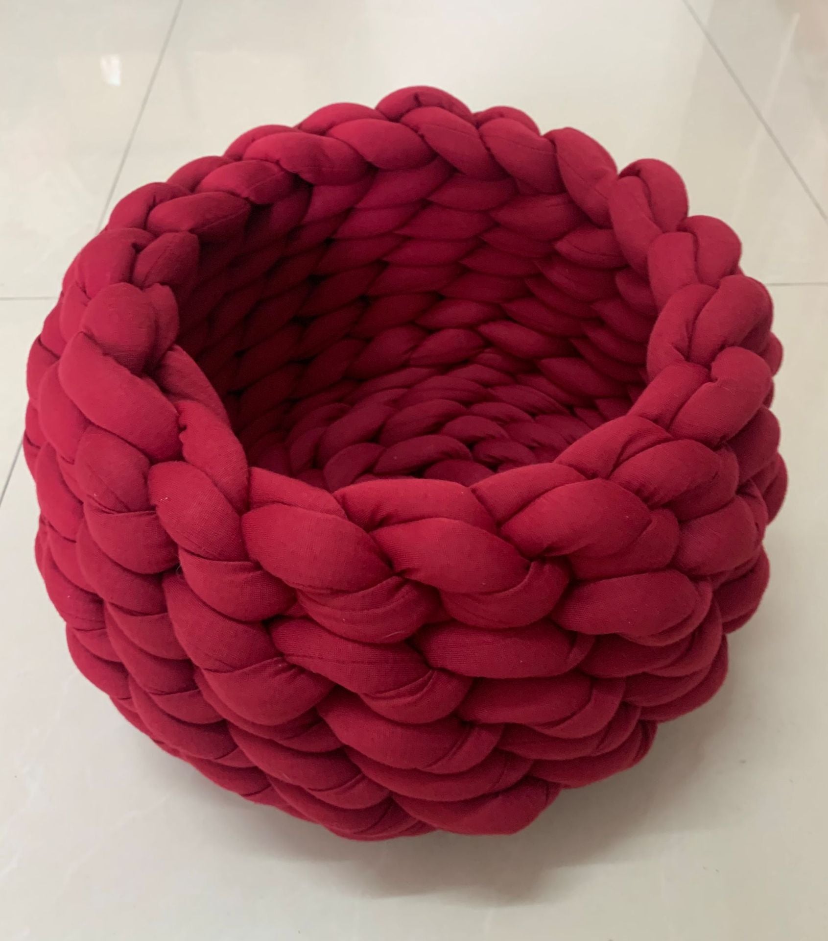 Cesta para gatos tejida a mano